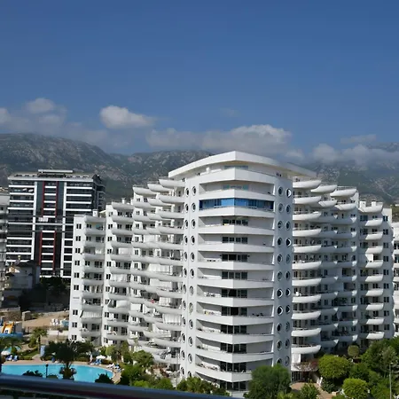 My Marine трехкомнатная в аренду в комплексе с полной инфраструктурой Apartment